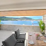 Apartment Seafront Kupinica With Heated Pool