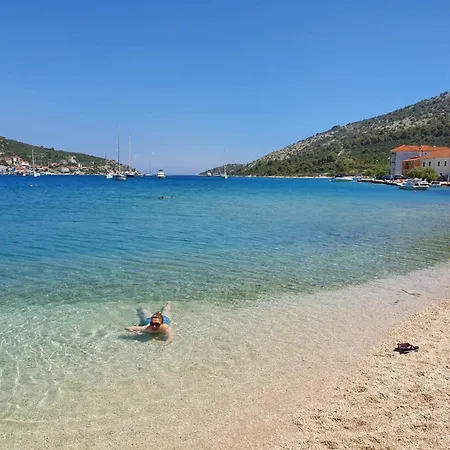 شقة Seafront Kupinica With Heated Pool *