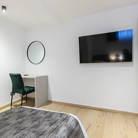 Seafront Kupinica With Heated Pool Apartman Vinisce