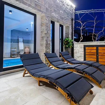 Seafront Kupinica With Heated Pool Apartman *