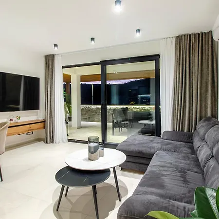 Seafront Kupinica With Heated Pool Apartman *