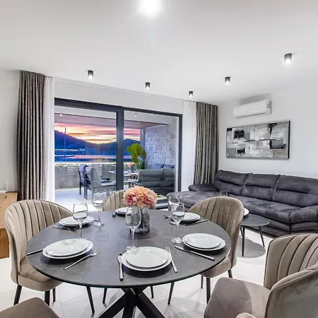 Seafront Kupinica With Heated Pool * Vinisce