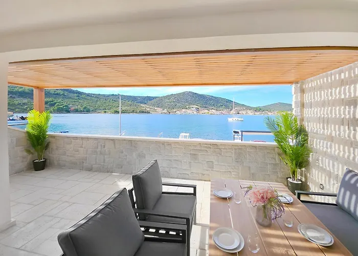 Διαμέρισμα Seafront Kupinica With Heated Pool